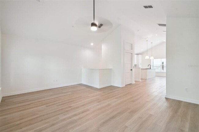 Photo - 1602 Park Lake St