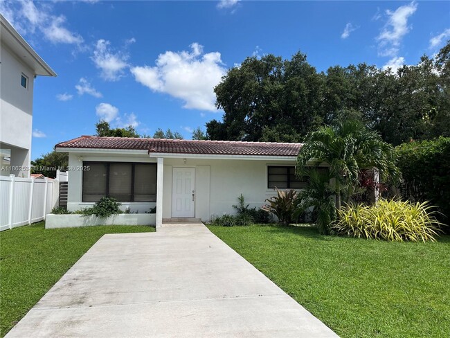 Building Photo - 6345 SW 35th St Rental