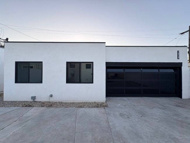 Building Photo - 7834 S Harvard Blvd Rental