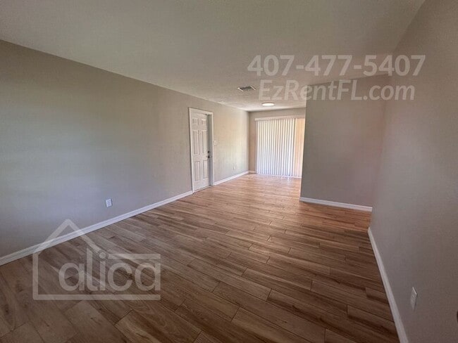 Photo - 2155 Aaron Ave