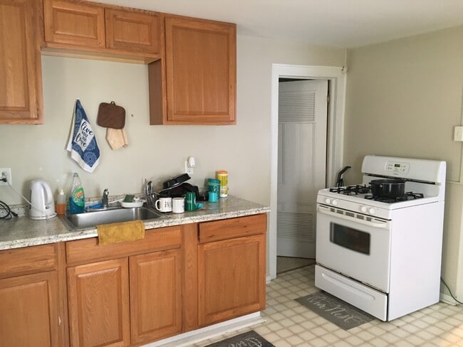 Photo - 18 Seminary Ave Unidad 18.5 Seminary-1