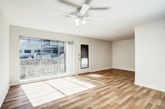 Photo - 229 Westmoreland St Unit 05