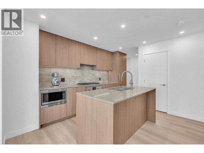 Photo - 626 Claremont St Unit 1002