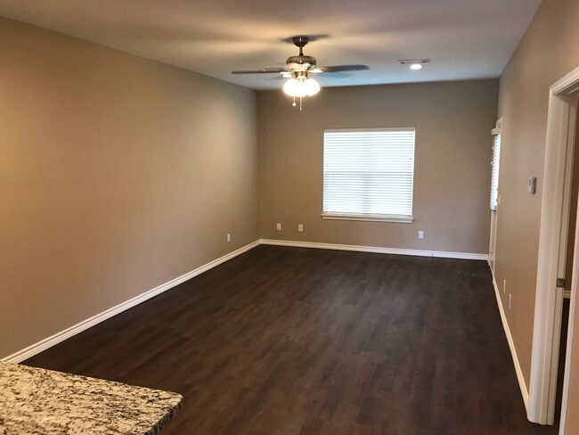 Photo - 604 Pecan Ct Unit 604