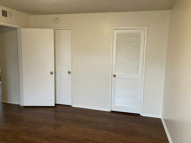 Photo - 1351 Buckingham Way Unidad 9