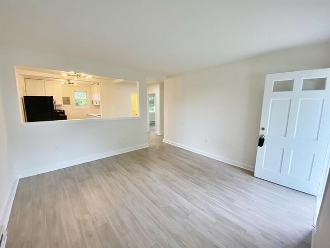 Photo - 306 N Ireland St