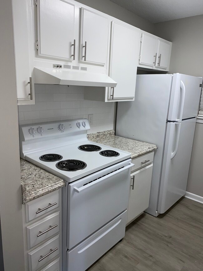 Photo - Regency Apartments