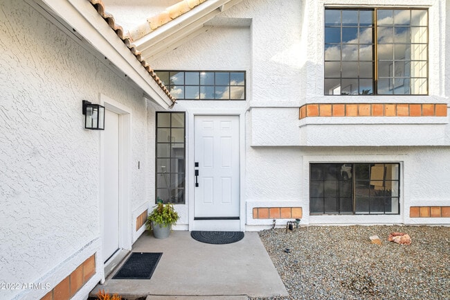 Photo - 2846 E Redwood Ln