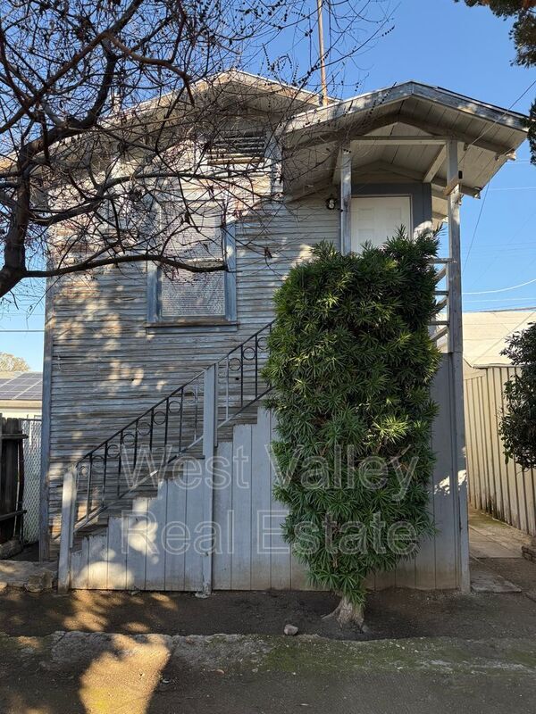 Building Photo - 200 1/2 Fillmore