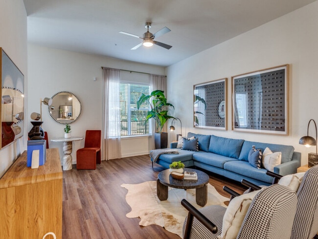 Photo - Jefferson Elara