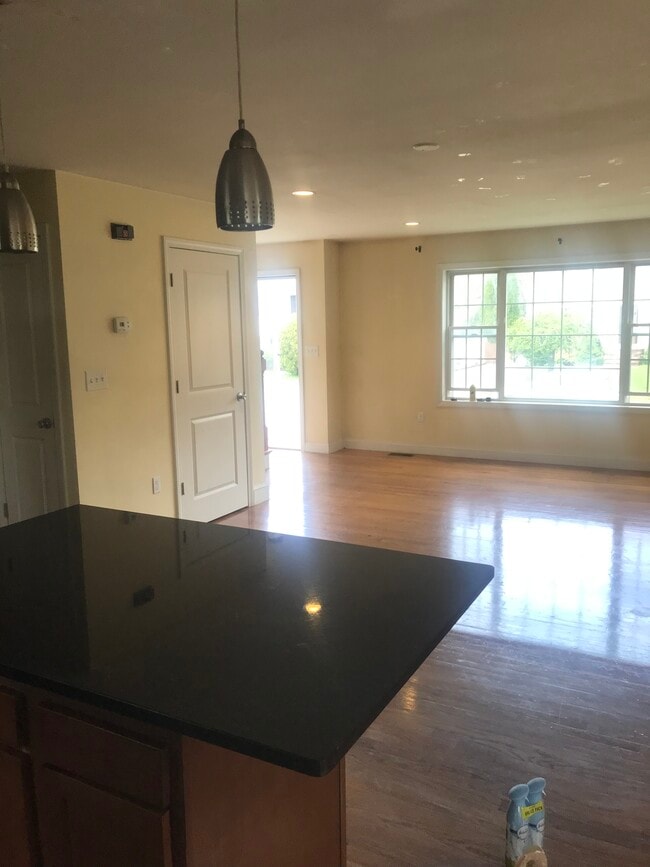 Photo - 15 Corcoran St