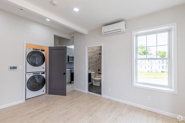 1 BR, 1 BA - The Smith Corner