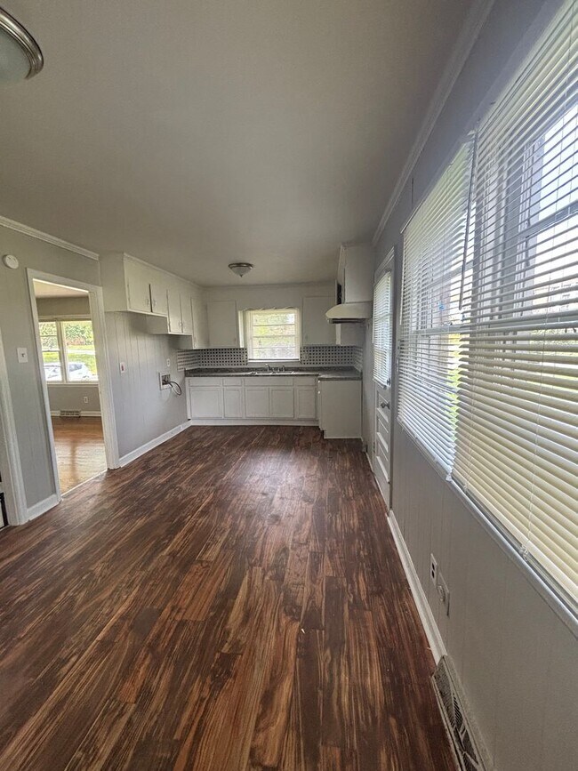 Photo - Spacious 3 bedroom home!