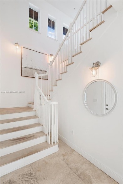 Photo - 350 Woodcrest Rd