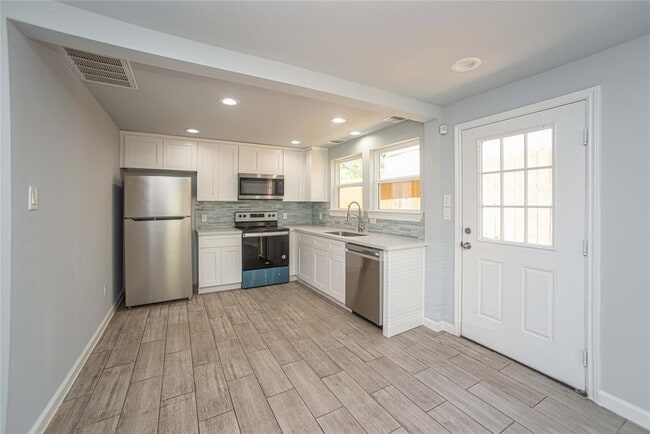 Building Photo - 13521 Peoria St Rental