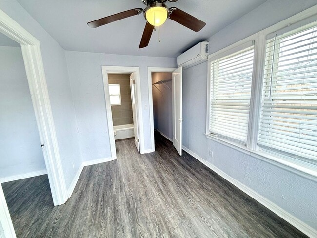 Photo - Updated Studio Home in Lyons Park Neighborhood!!