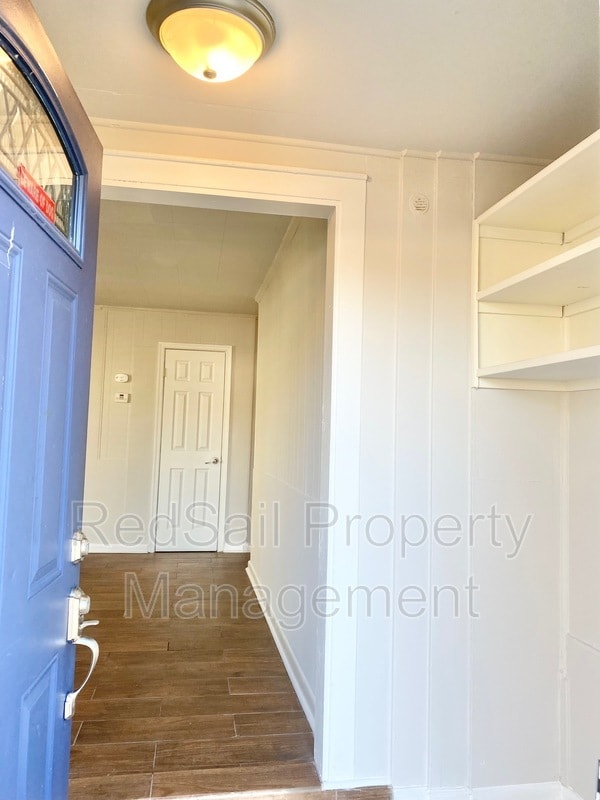 Photo - 323 Roane Dr