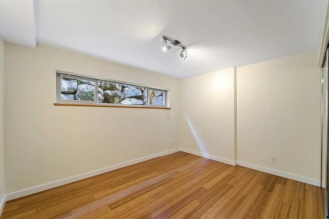 Photo - 2Bd/1Ba Seattle Condo Unit 101