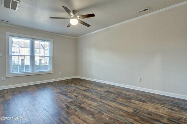 Photo - 202 Bridgewood Dr