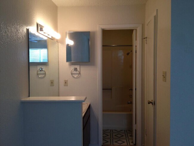 232 Craddock Ave