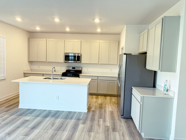 Photo - 769 Felix Dr