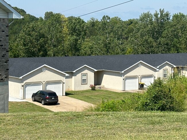 Building Photo - 1406 Windcrest Ct Unit 1406 Windcrest