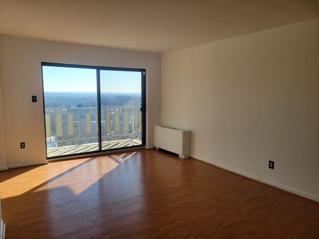 Photo - Lovely 3 BR/2 BA Top Floor Condo in Silver...