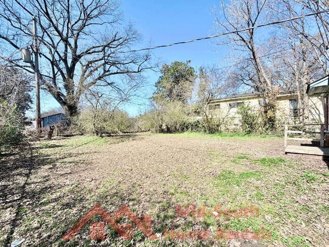 Photo - 1417 Rayner St