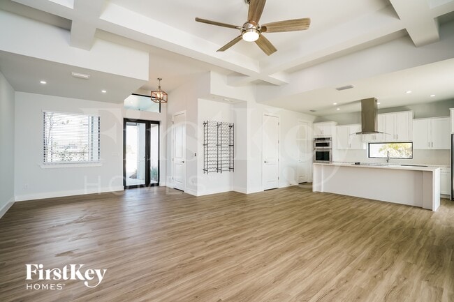 Photo - 1131 NE 2nd Pl