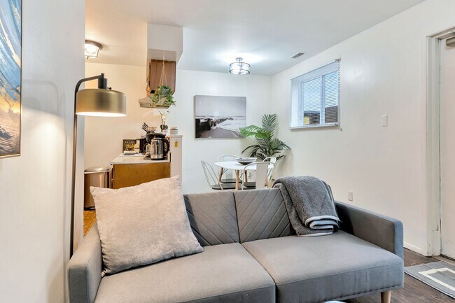 1270 W Nine Mile Rd Unit R