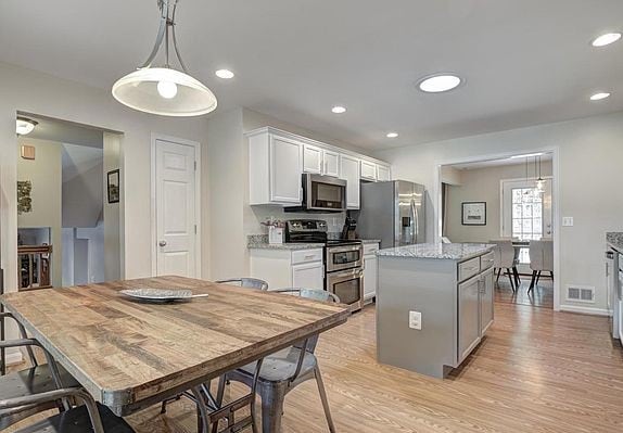 Photo - 3428 Holly Rd