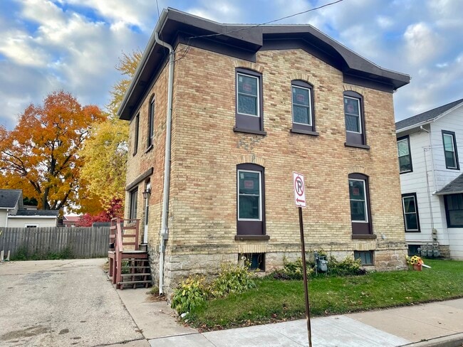 Photo - 307 W 9th Ave