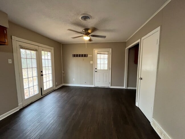 Photo - Renovated 3 Bedroom 1 Bath Home with 1 Car Carport for Rent!