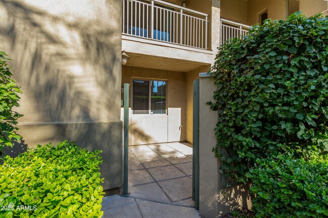 Photo - 815 E Rose Ln