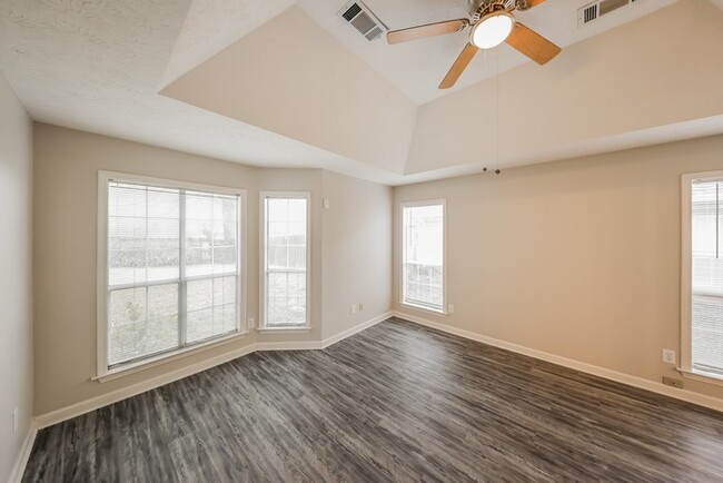 Photo - 2728 Fair Oaks Dr
