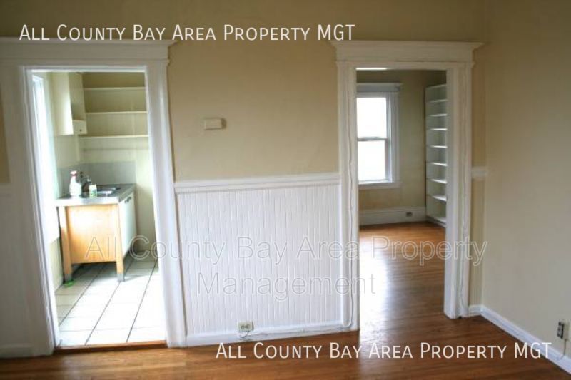 Photo - 2011 Crosby Ave Unit Apt. B