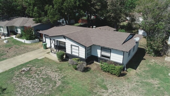 Photo - 2113 Cloverdale St