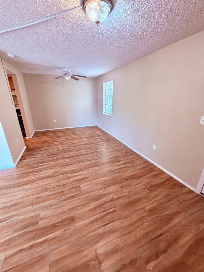 Photo - 129 Camphor Cir Unit F