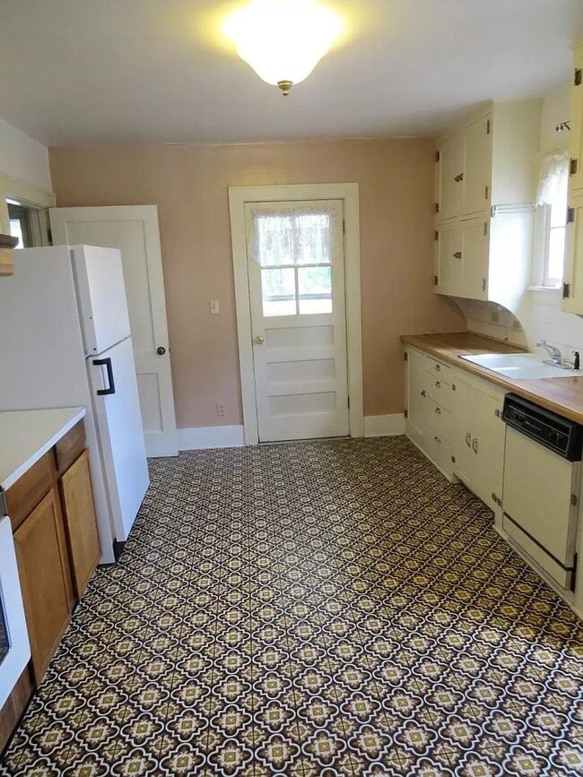 Photo - 904 1/2-310-312 E Elizabeth St Unit 310