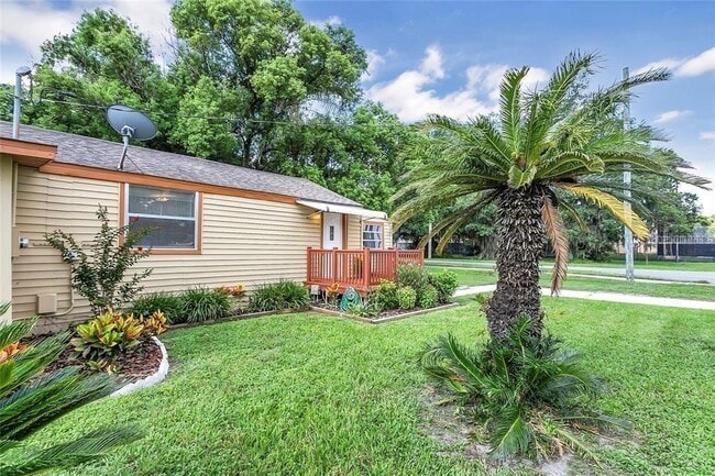 Photo - 2400 Shannon Rd