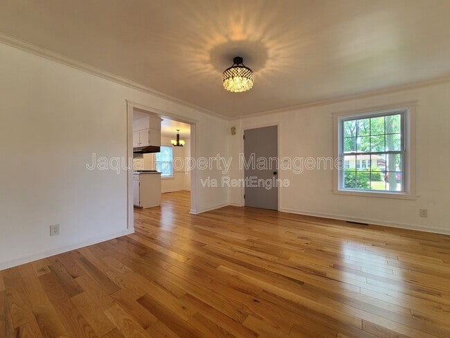 Photo - 547 Archer Ave