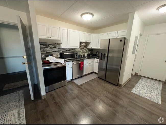 Building Photo - 190 Mountain Ave Unit 504 Rental
