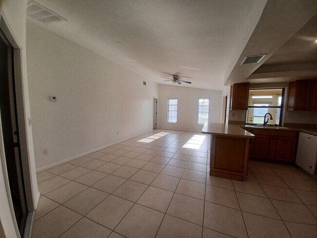 Photo - 3305 SW 7th Pl