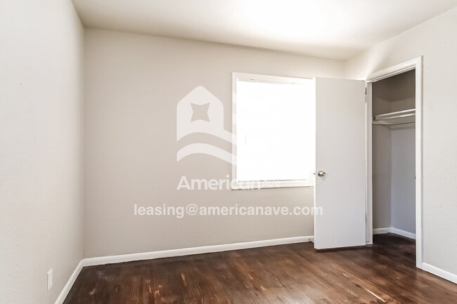 Photo - 4633 N St Louis Ave