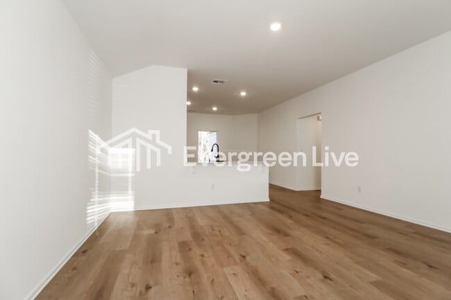 Photo - 3916 Olivia St