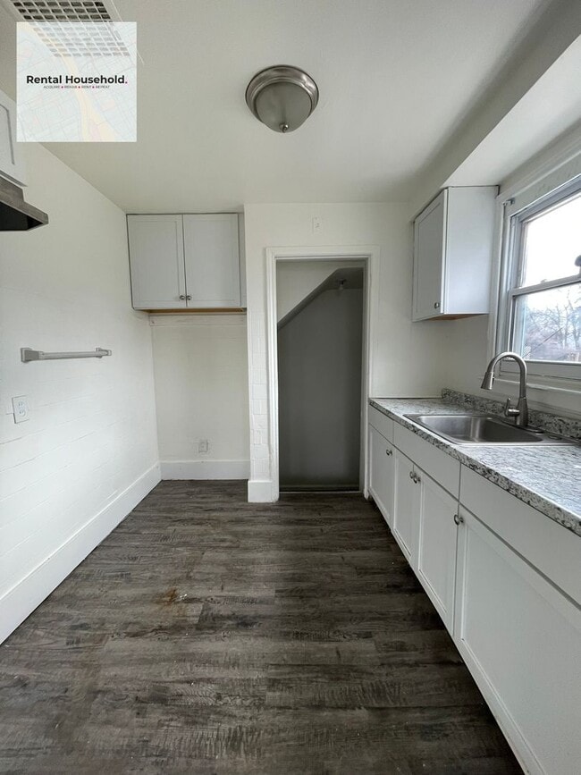 Photo - Bright & Airy 3-Bedroom Bungalow-Move-In Ready!