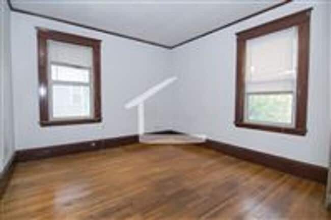 Building Photo - 59 Etna St