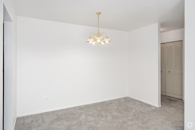 1BR, 1BA - 750SF - Dining Room