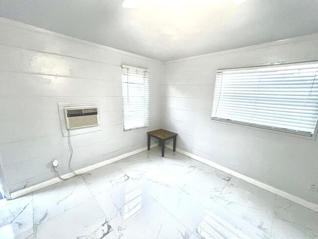 Photo - 5870 SW 20th St Unit B