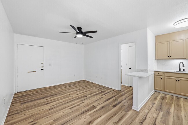 Photo - 801 W Gibson St Unit 216